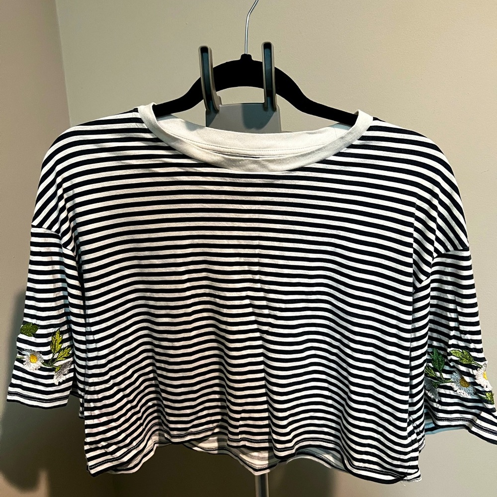 H&M Divided, US Size Small, White with Blue Stripes